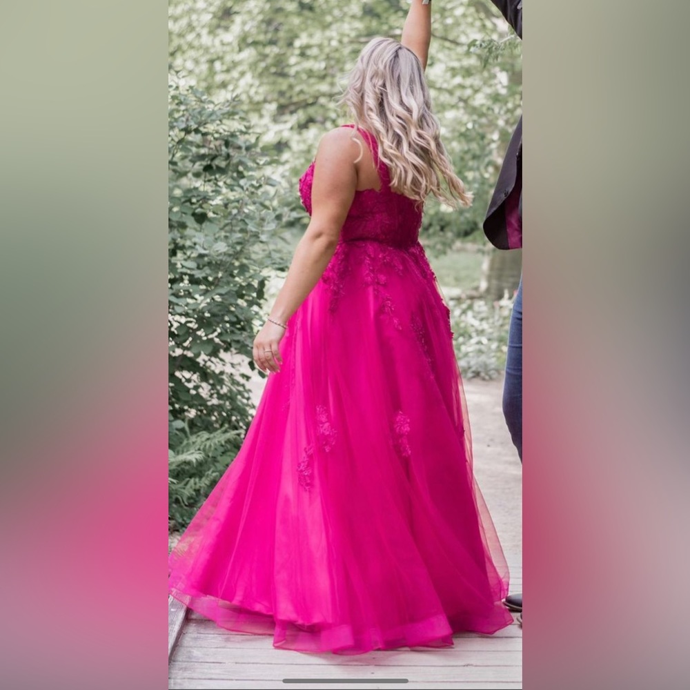 Ellie Wilde fuchsia/pink prom dress